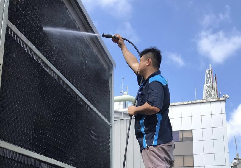 Air-cond Service And Maintenance Package For Corporates 6 chiller maintenance2